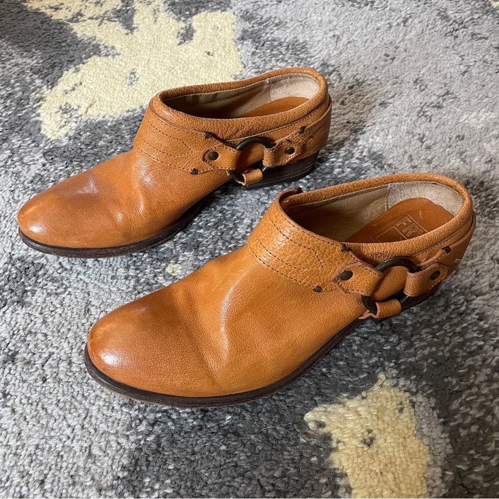 Frye Carson Clog / Mules